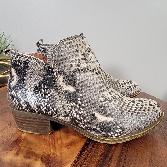 Lucky Brand Snakeskin Print Leather Bartalino zipper ankle boots Size 7.5 - Picture 4 of 17